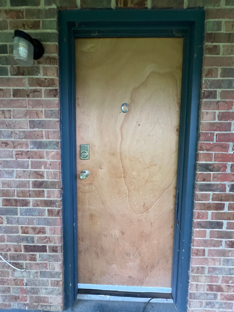 Columbus Apartment: 189 W Patterson Ave