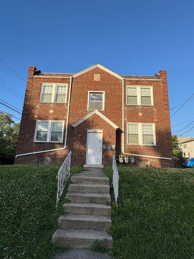Columbus Apartment: 2536 Adams Ave