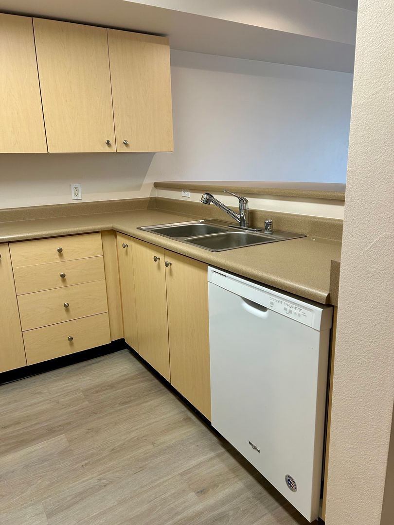 1700 MADISON APTS. 7 of 12