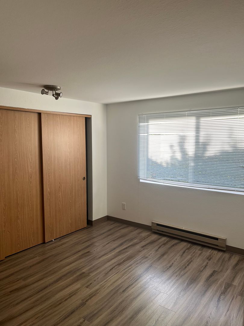 WINCHESTER APTS. 5 of 13