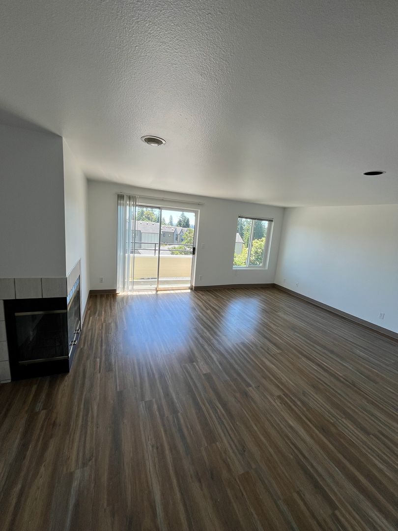 WINCHESTER APTS. 2 of 8