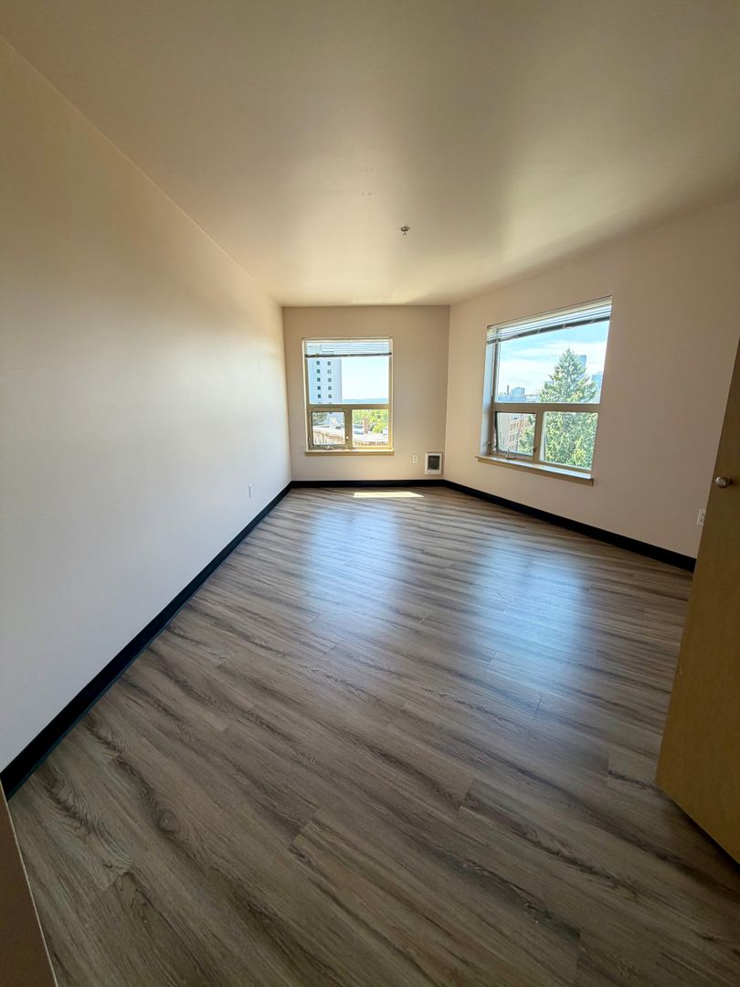 1700 MADISON APTS. 7 of 26