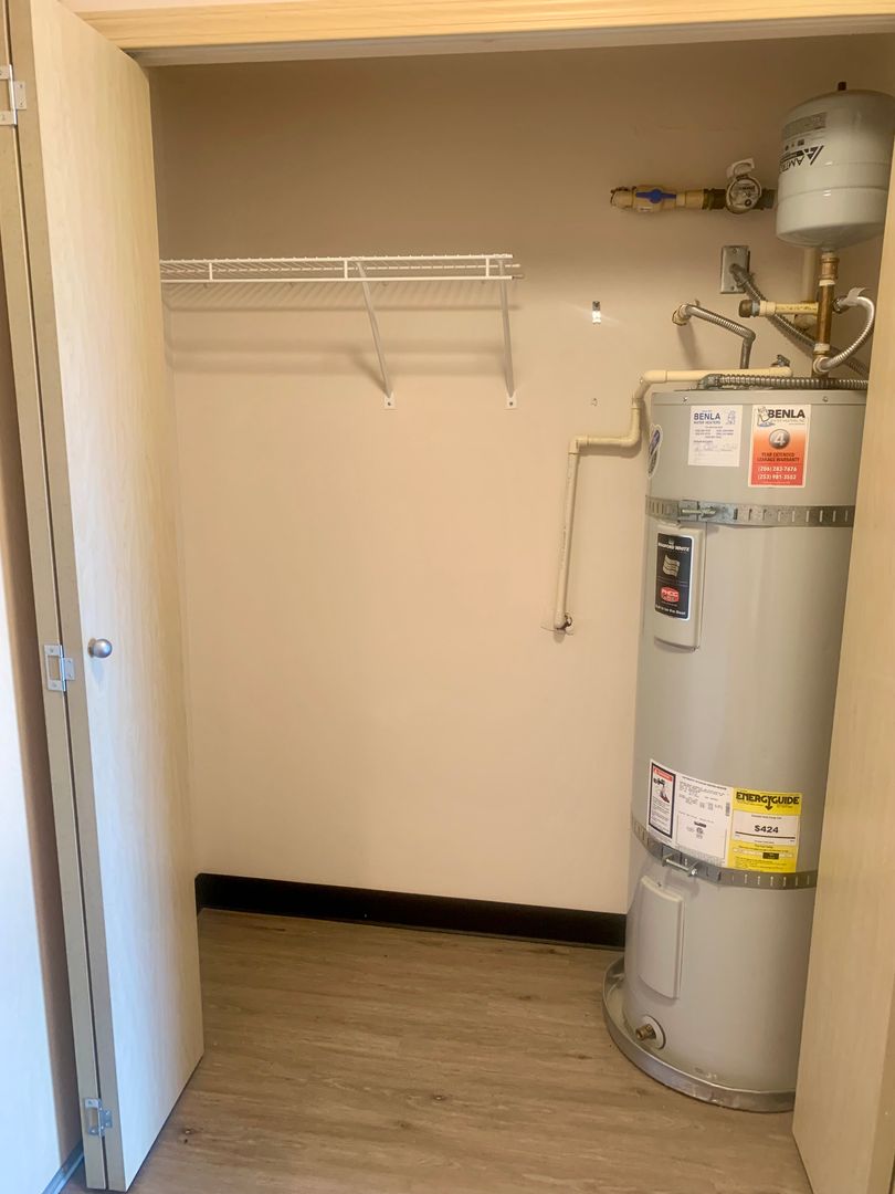1700 MADISON APTS. 6 of 19