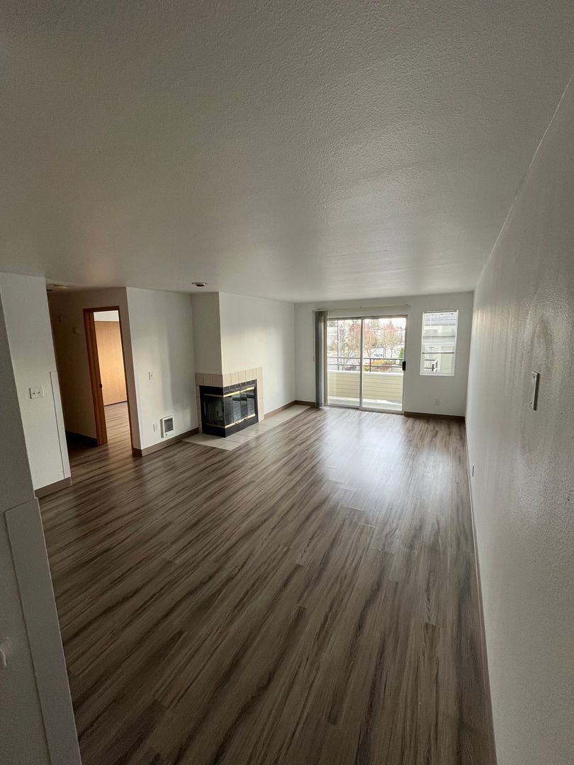 Seattle Apartment: 11749 Greenwood Ave N