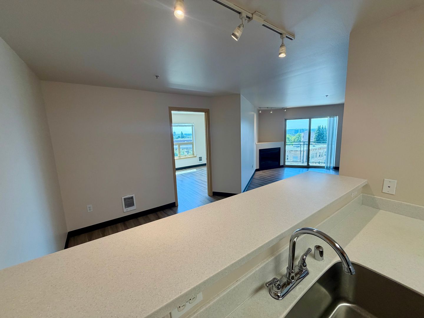 1700 MADISON APTS. 11 of 26