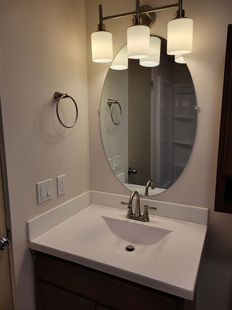 ARLLIS ARMS APTS 4 of 12