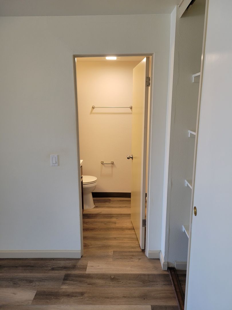 ARLLIS ARMS APTS 7 of 12