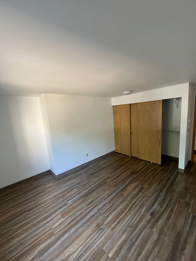 WINCHESTER APTS. 7 of 12