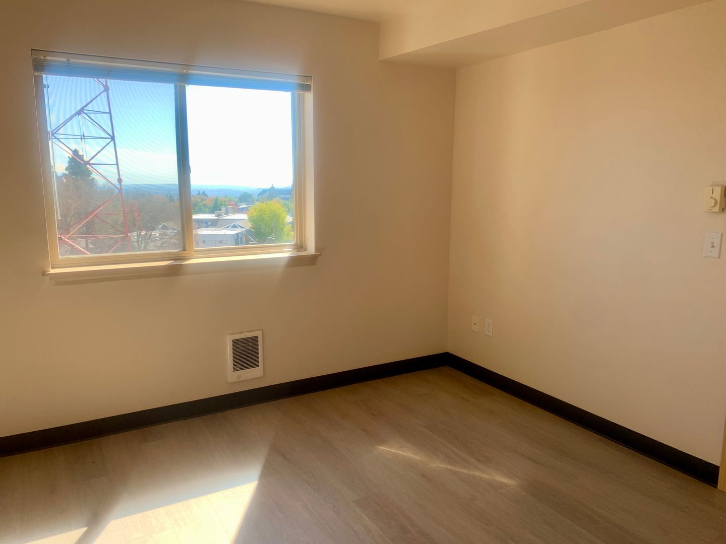 1700 MADISON APTS. 4 of 19
