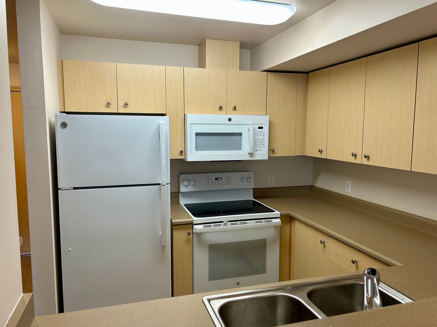 1700 MADISON APTS. 2 of 12