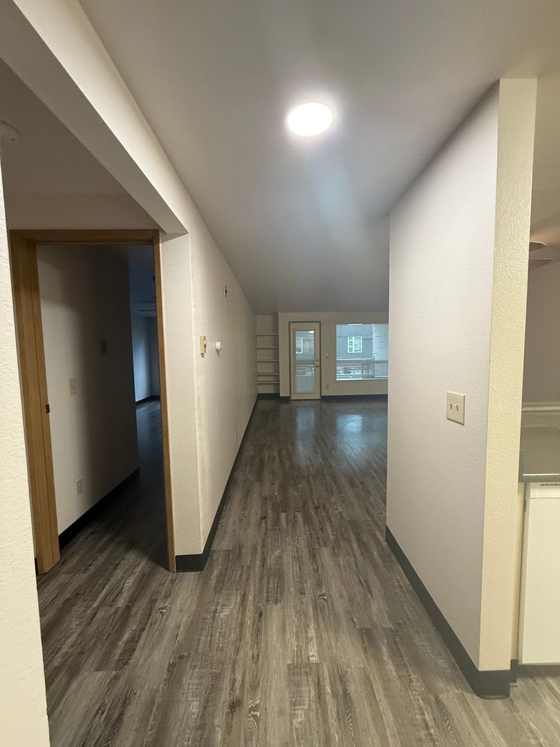 Seattle Apartment: 6700 Roosevelt Way NE