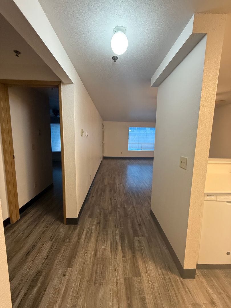 Seattle Apartment: 6700 Roosevelt Way NE