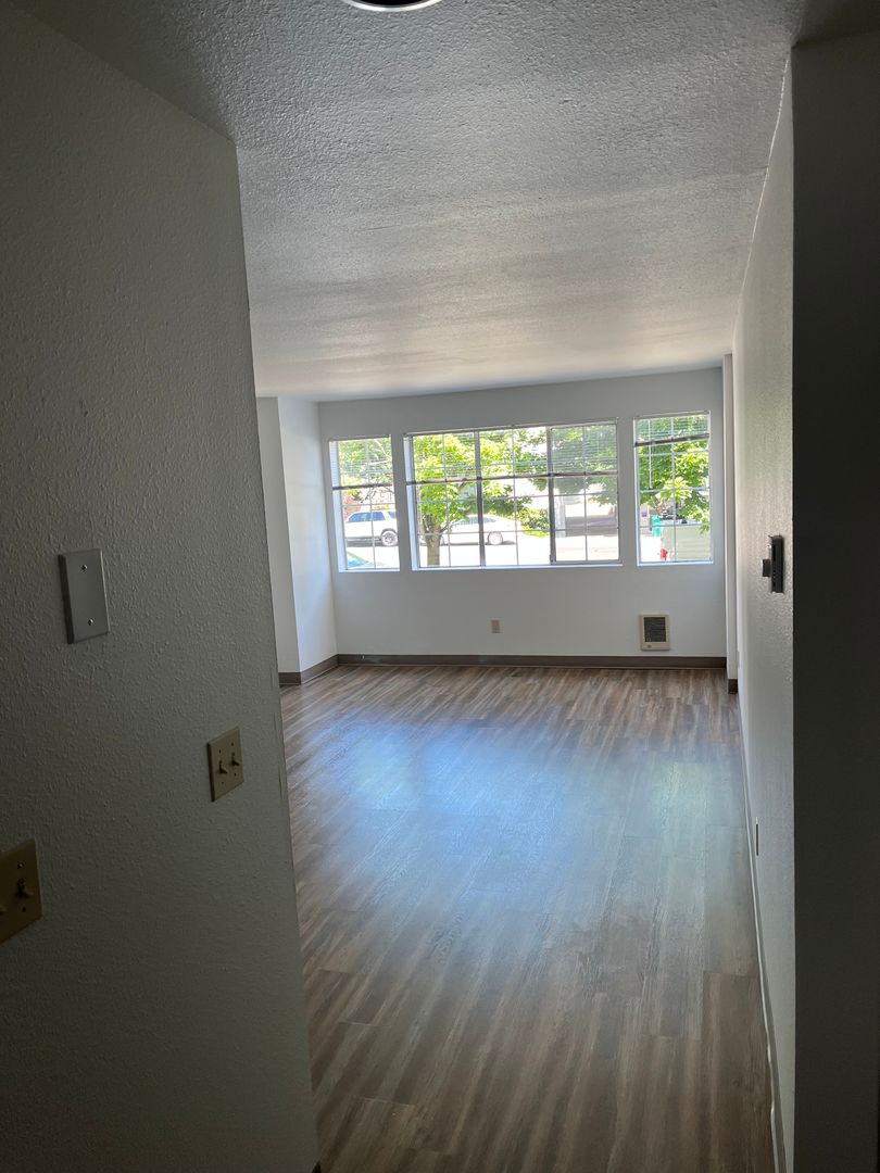 WINCHESTER APTS. 2 of 12