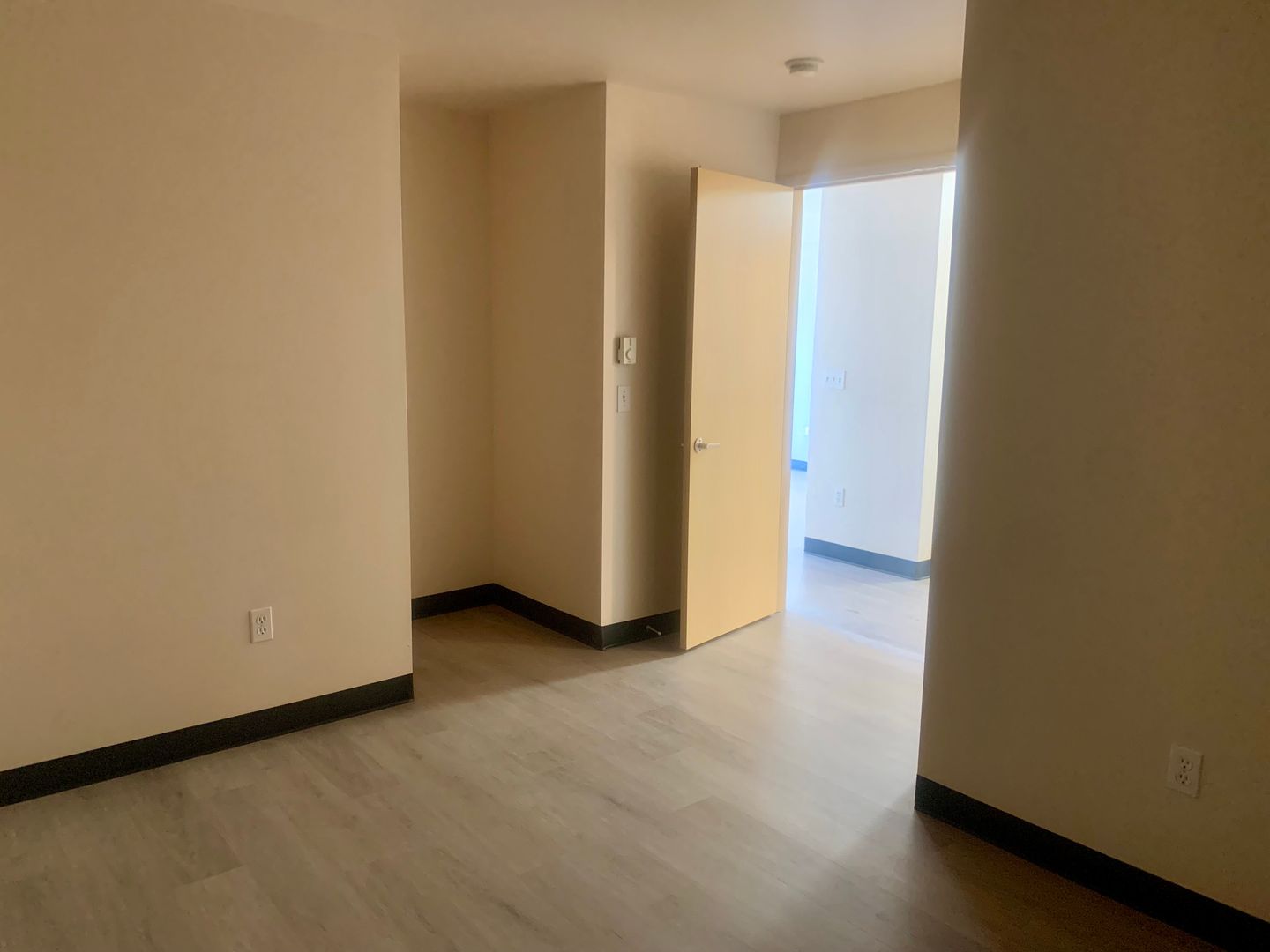 1700 MADISON APTS. 9 of 19