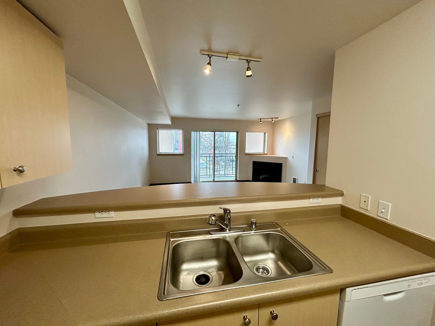 1700 MADISON APTS. 6 of 12