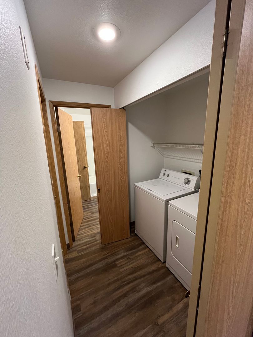 WINCHESTER APTS. 4 of 11