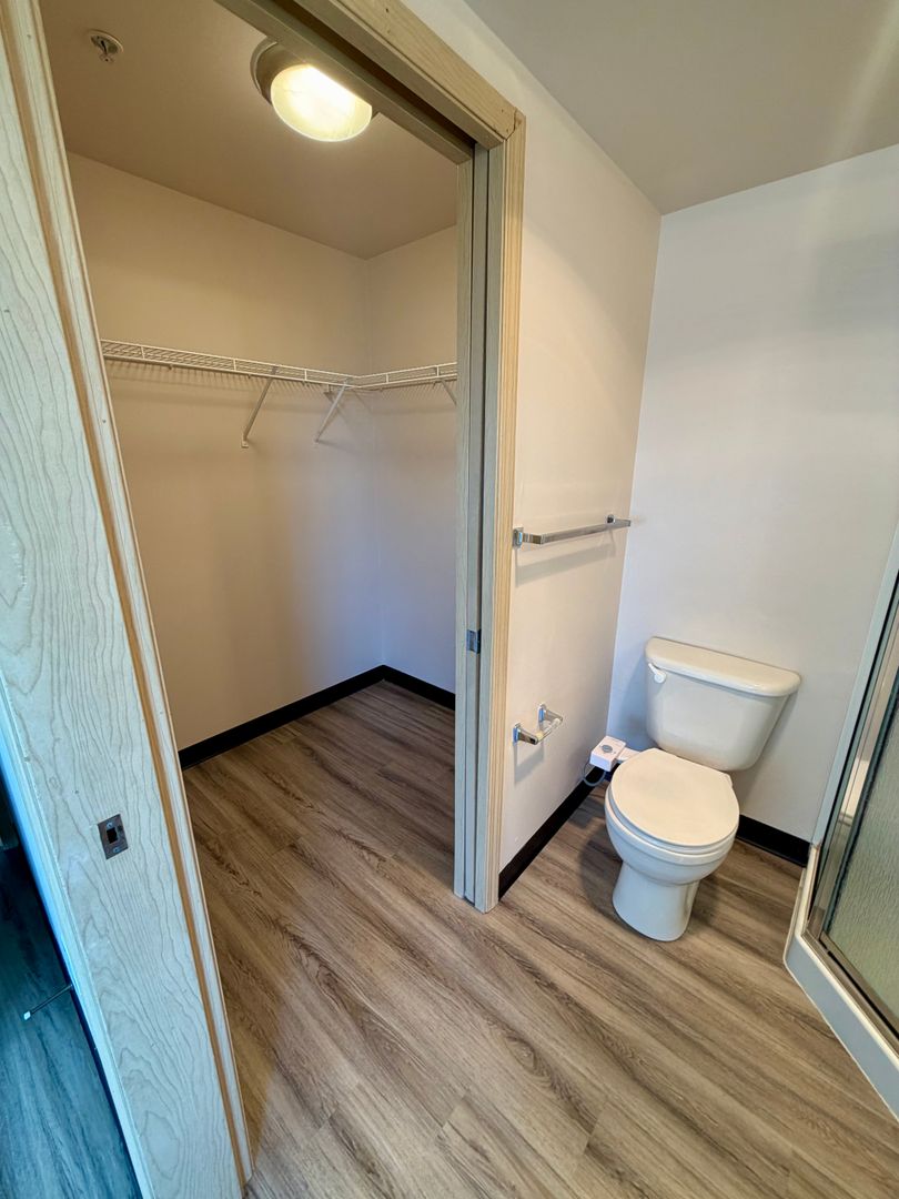 1700 MADISON APTS. 1 of 26