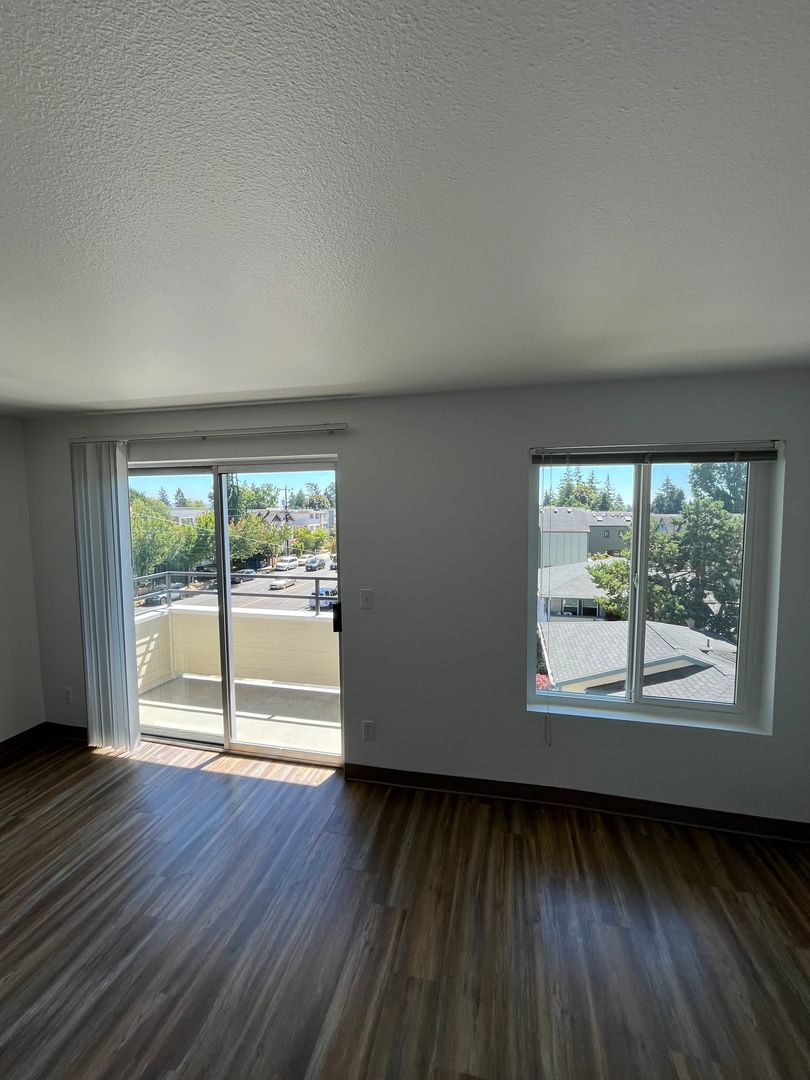 Seattle Apartment: 11749 Greenwood Ave N