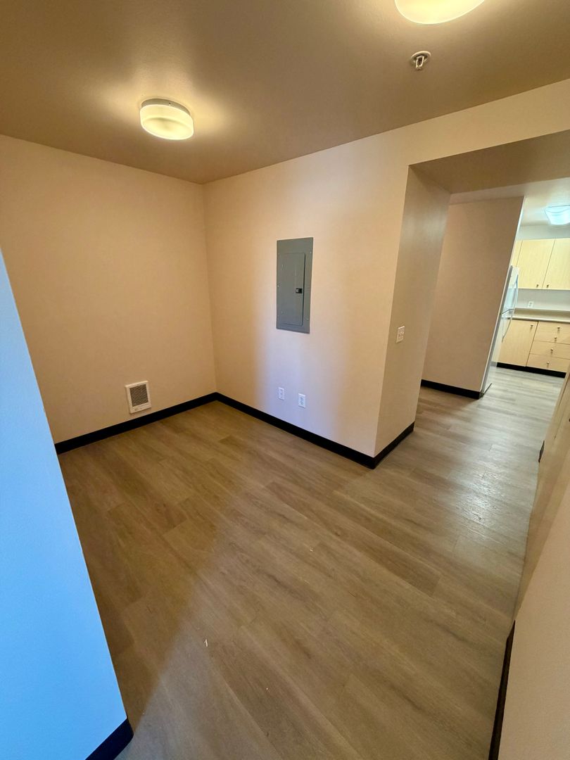 1700 MADISON APTS. 17 of 23