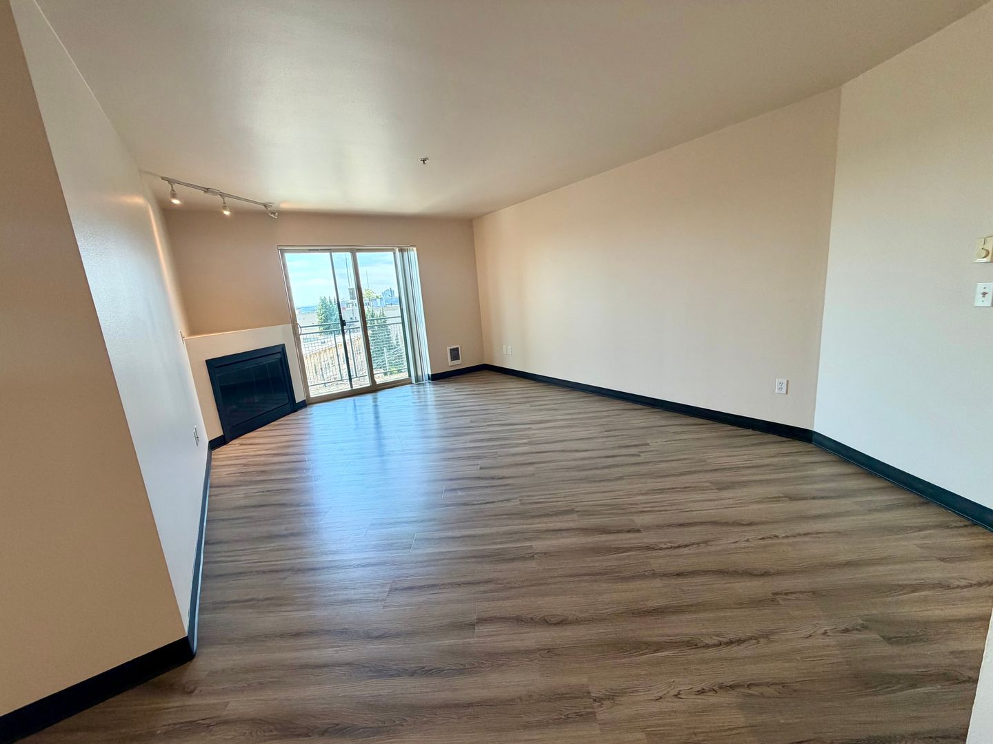 1700 MADISON APTS. 19 of 26