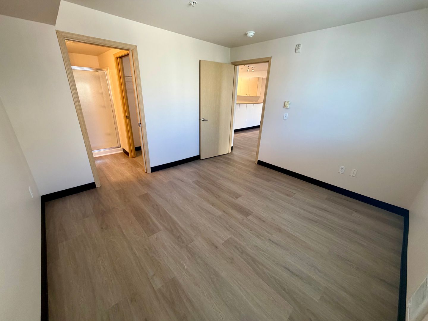 1700 MADISON APTS. 4 of 8