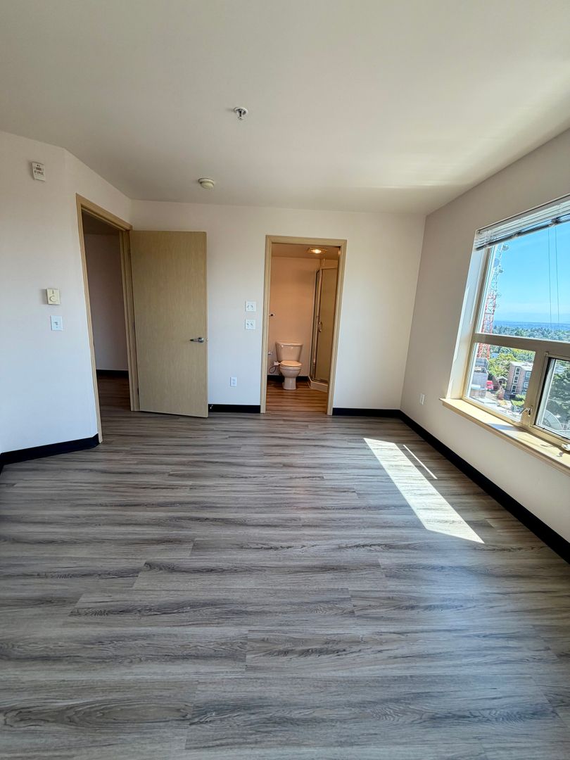 1700 MADISON APTS. 3 of 26