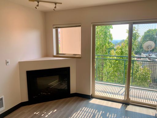 Capitol Hill Studio with Private Balcony – photo 1