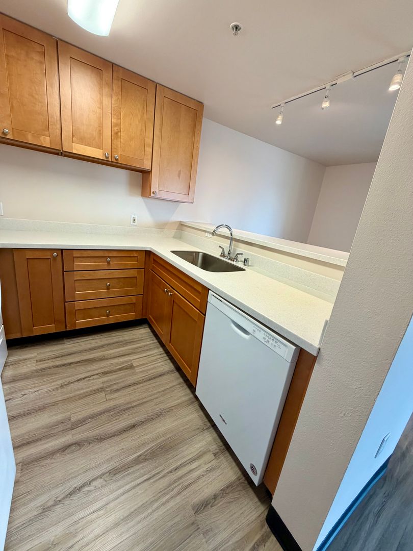 1700 MADISON APTS. 15 of 26