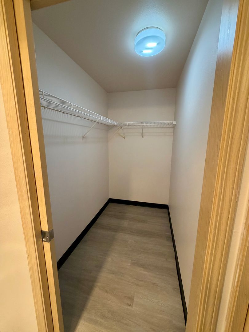 1700 MADISON APTS. 2 of 8