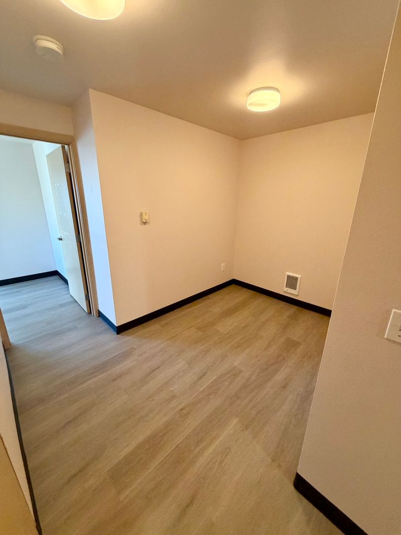 1700 MADISON APTS. 18 of 23