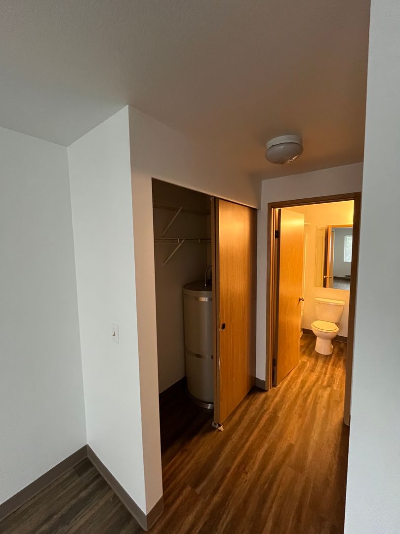 WINCHESTER APTS. 8 of 11