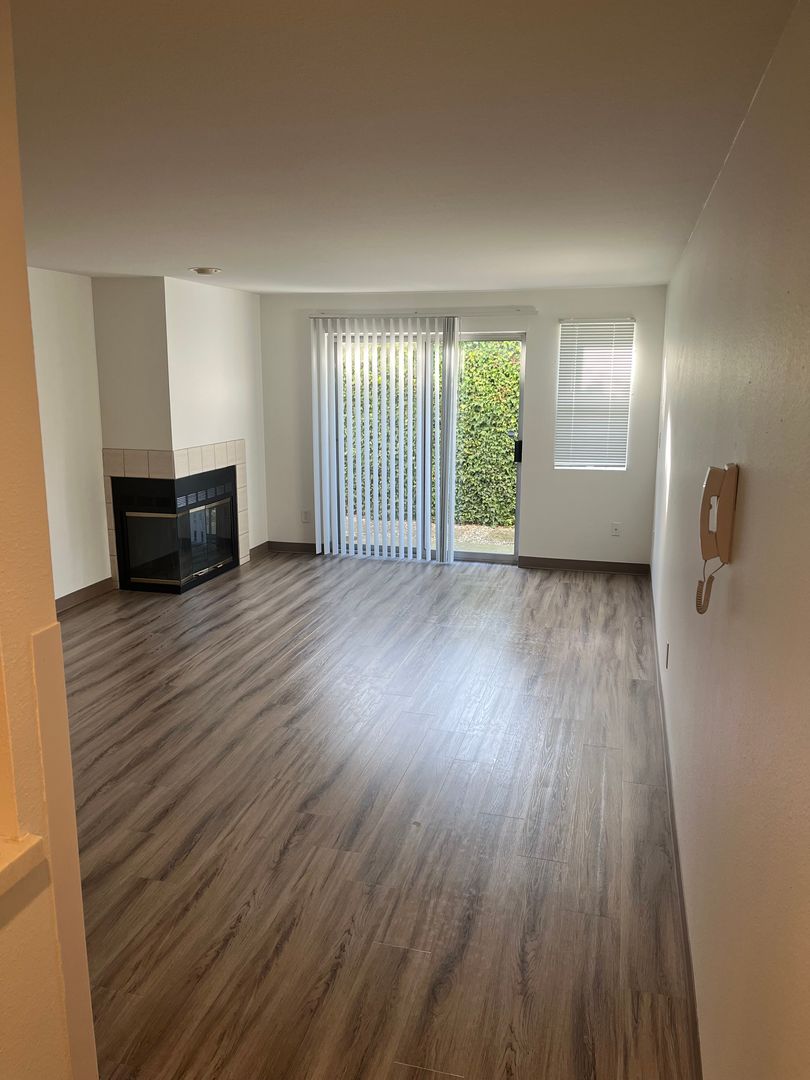 Seattle Apartment: 11749 Greenwood Ave N