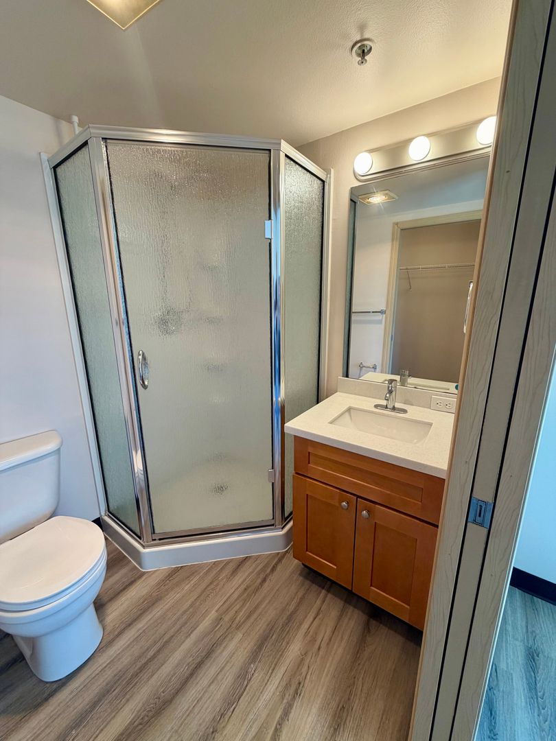 1700 MADISON APTS. 2 of 26