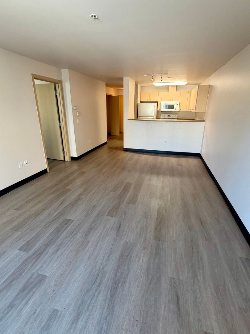 1700 MADISON APTS. 7 of 8
