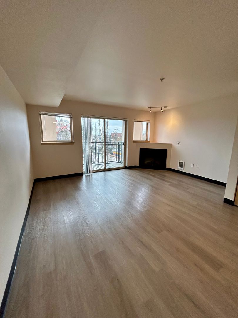 Seattle Apartment: 1700 E. Madison St