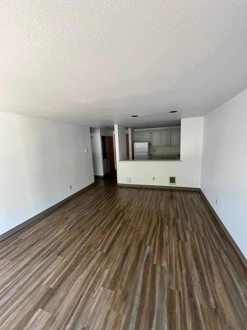 WINCHESTER APTS. 10 of 12