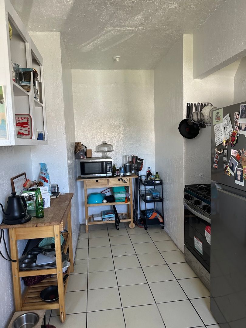 Los Angeles Apartment: 116-124 3/4 S. Mathews Street