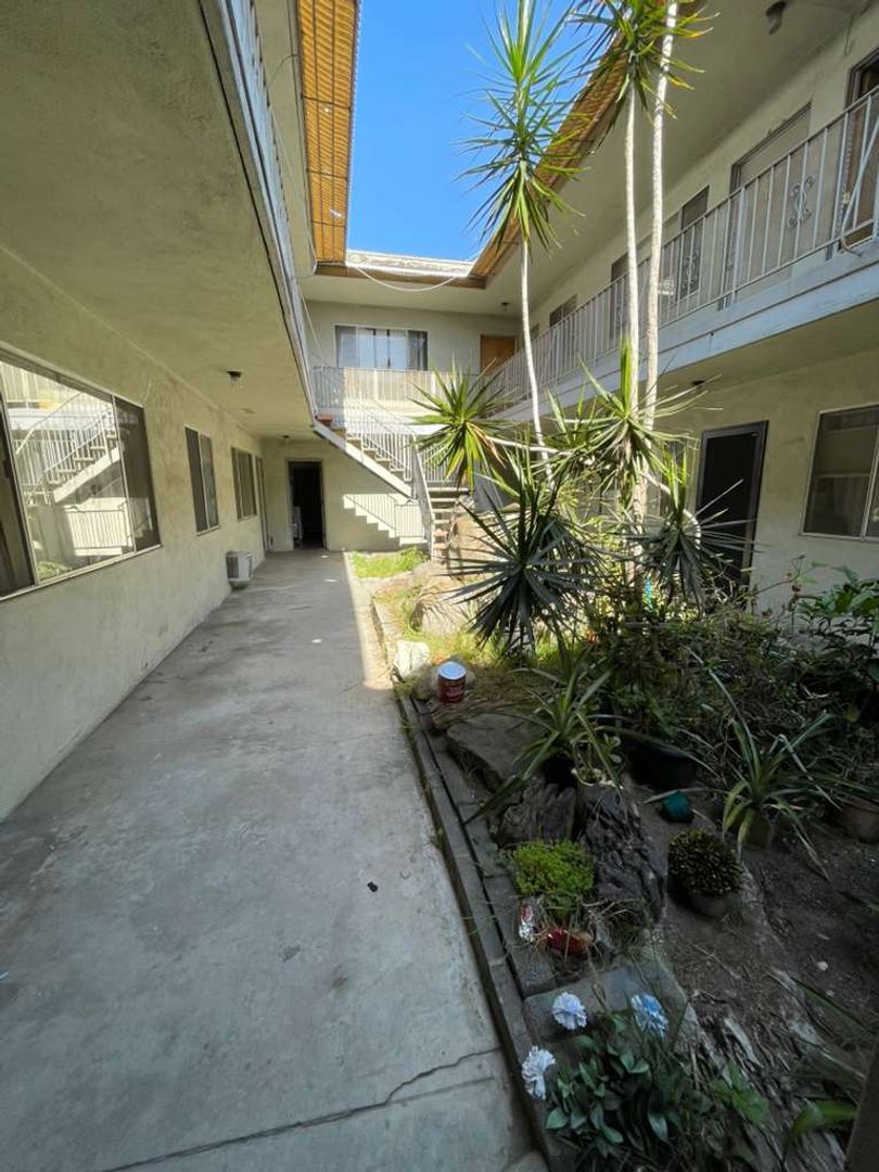 Los Angeles Apartment: 120 S. Boyle Avenue