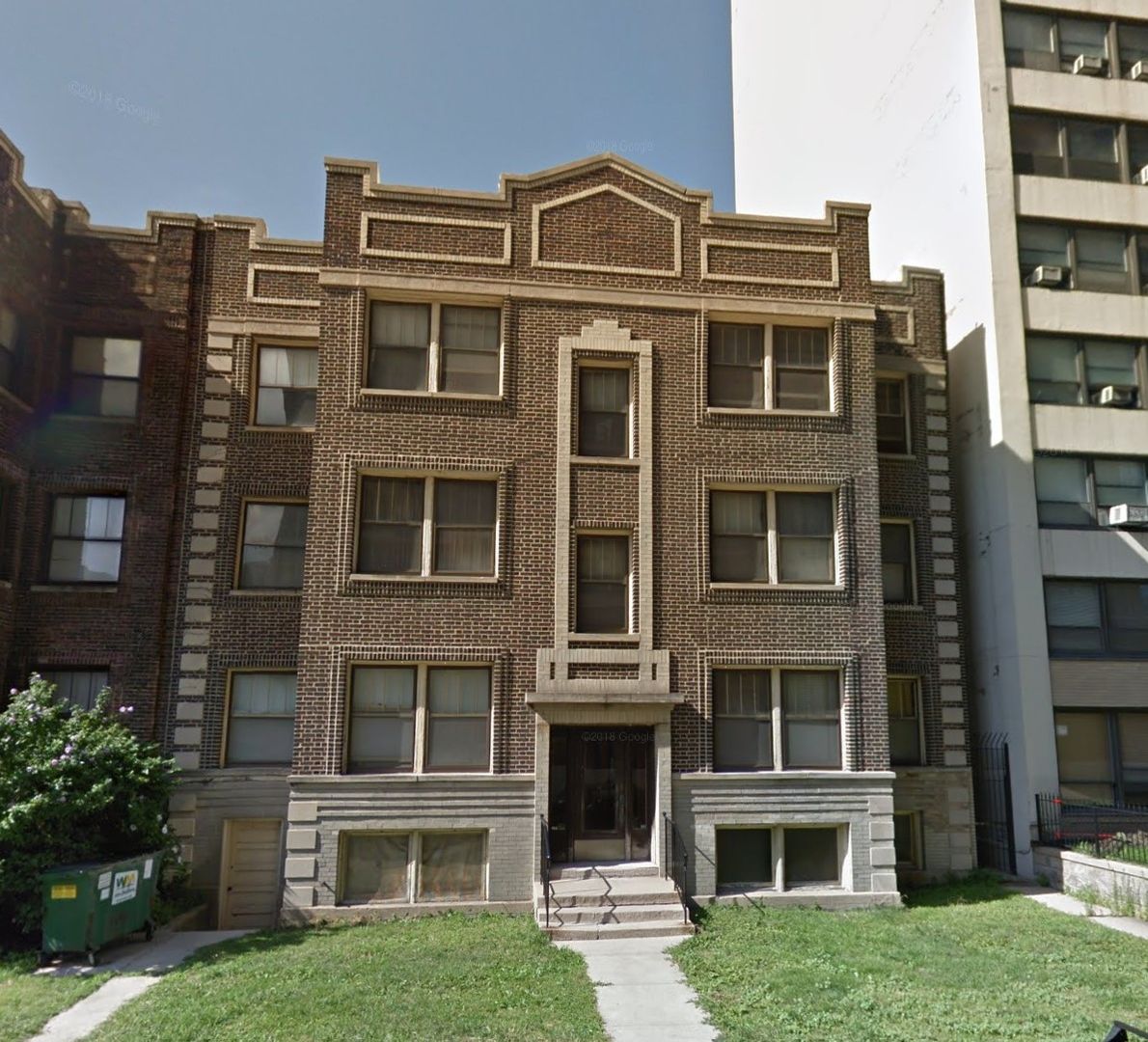 Chicago Apartment: 654 W. Gordon Terrace