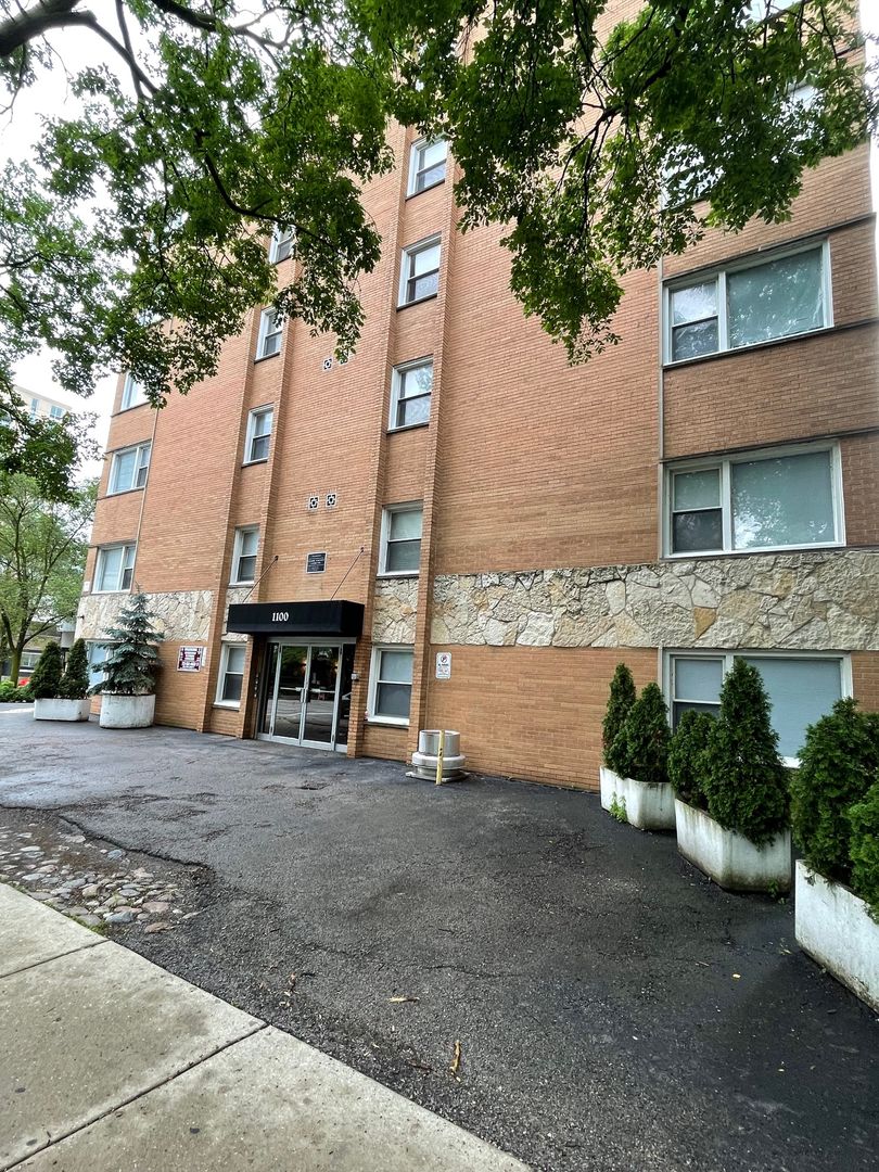 Evanston Apartment: 1100 Church St.