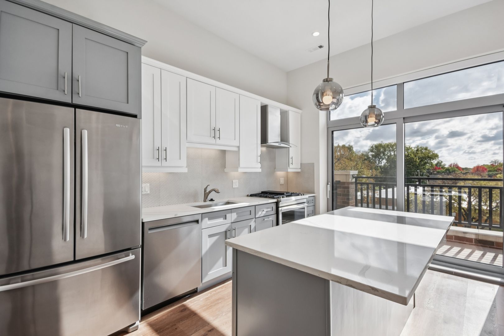 Chicago Apartment: 1610 North Normandy Avenue