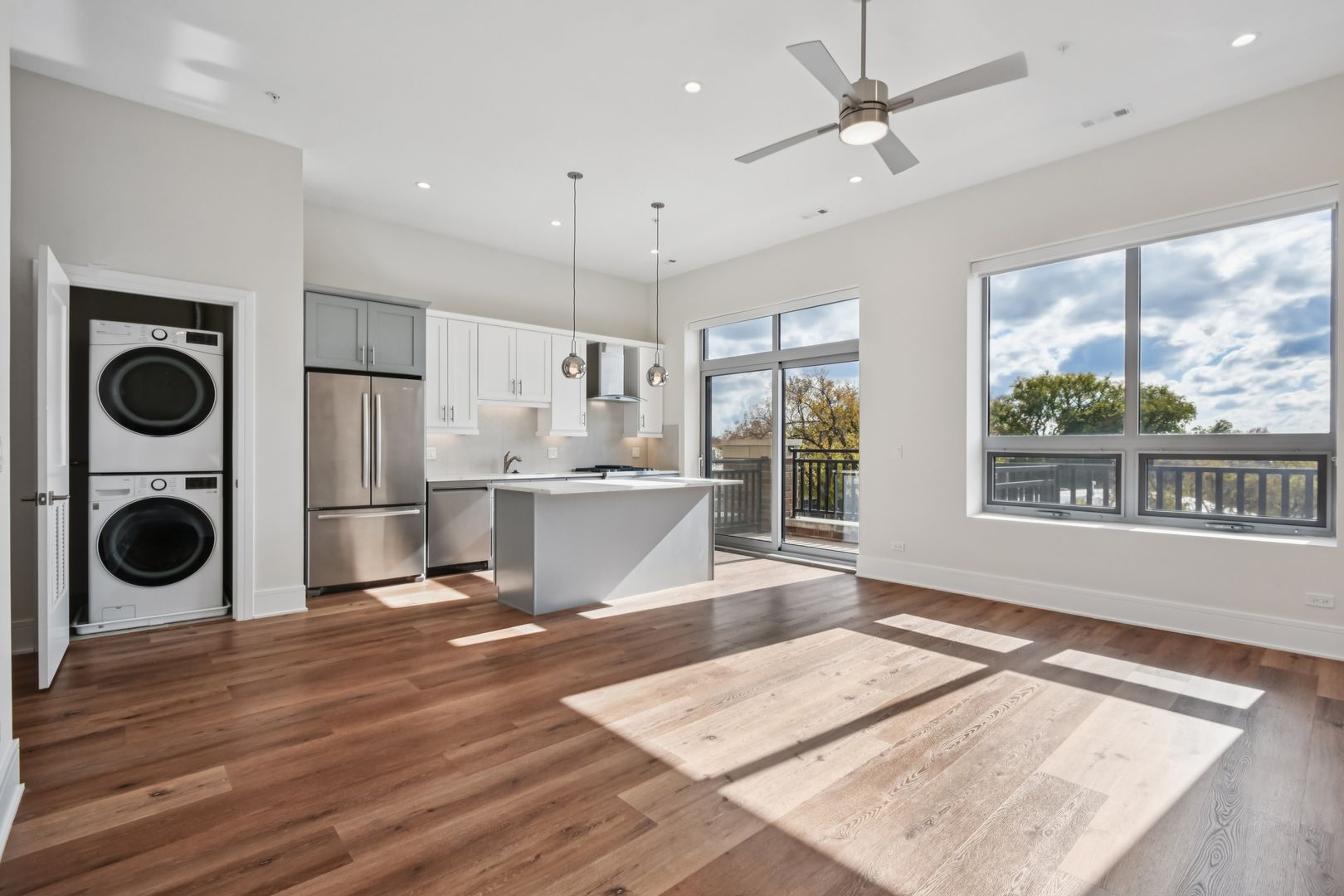 Chicago Apartment: 1610 North Normandy Avenue