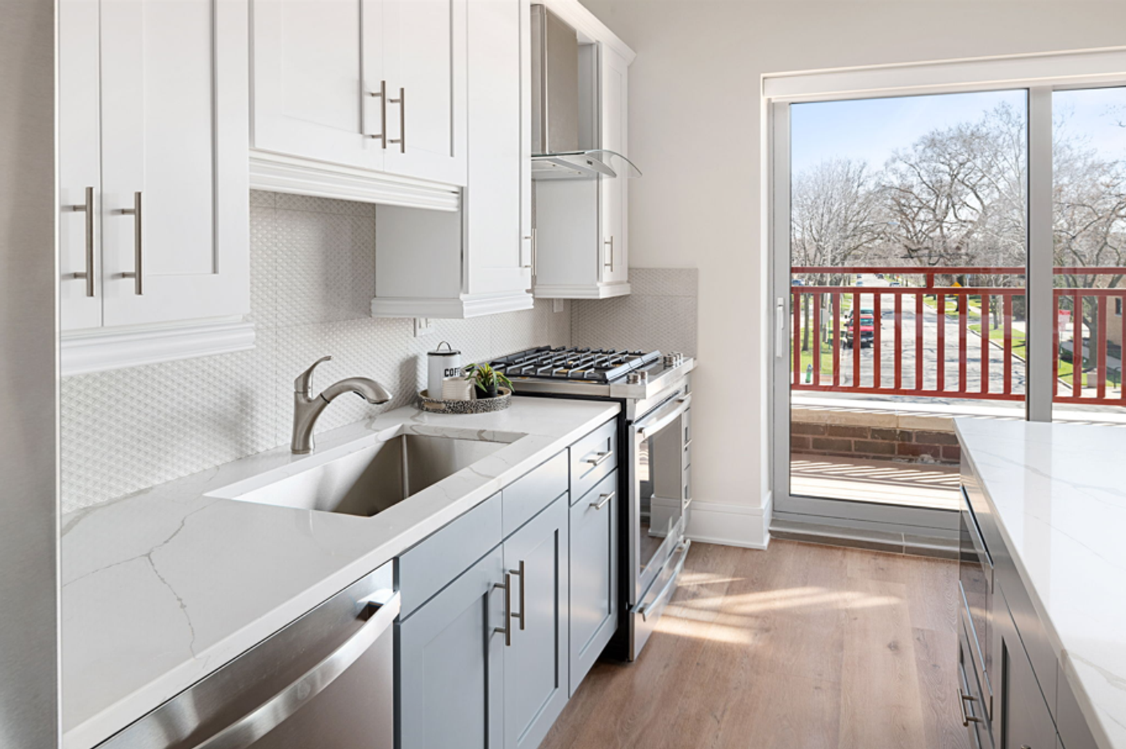 Chicago Apartment: 1610 North Normandy Avenue