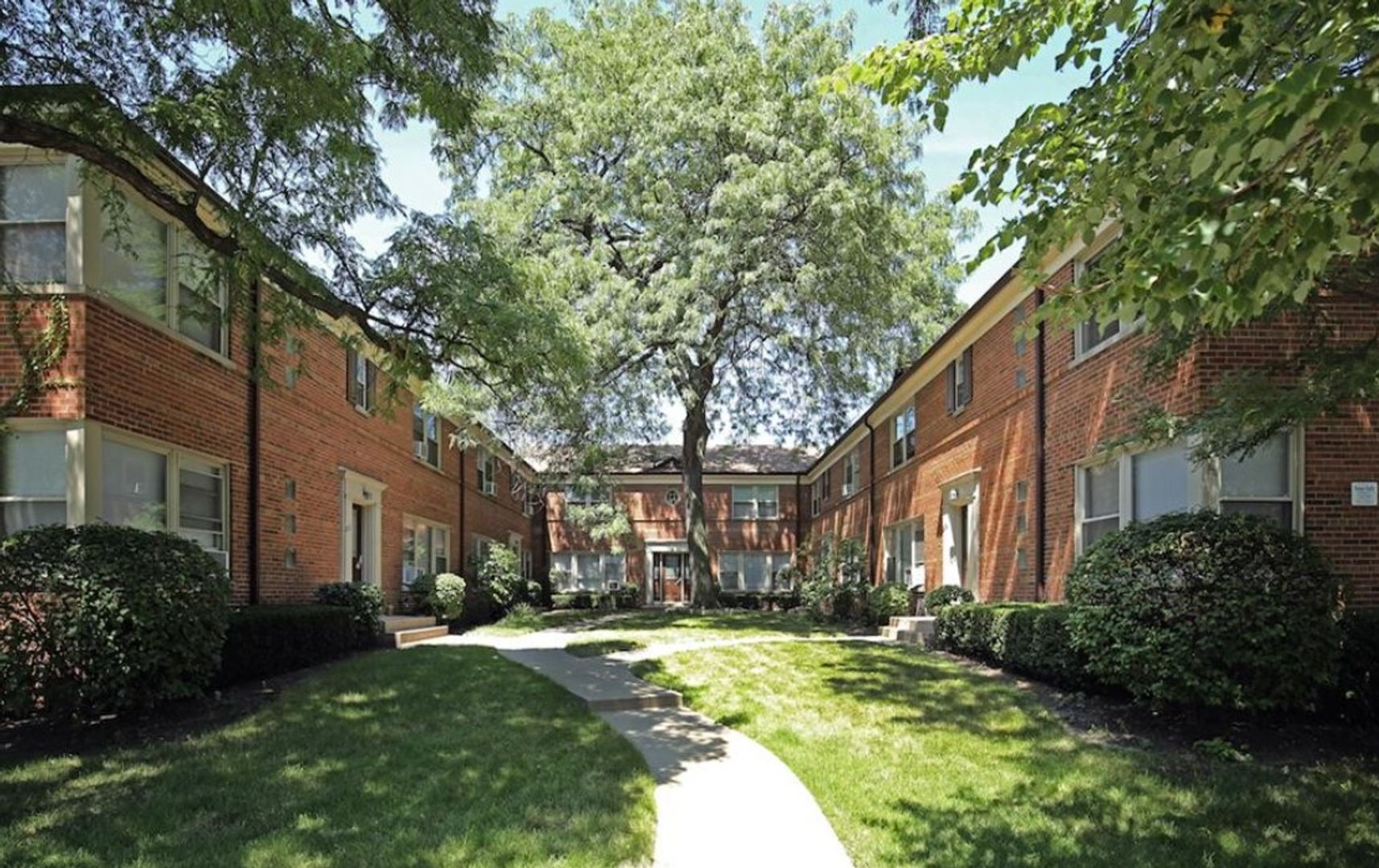 Chicago Apartment: 2104-24 W. Foster Ave