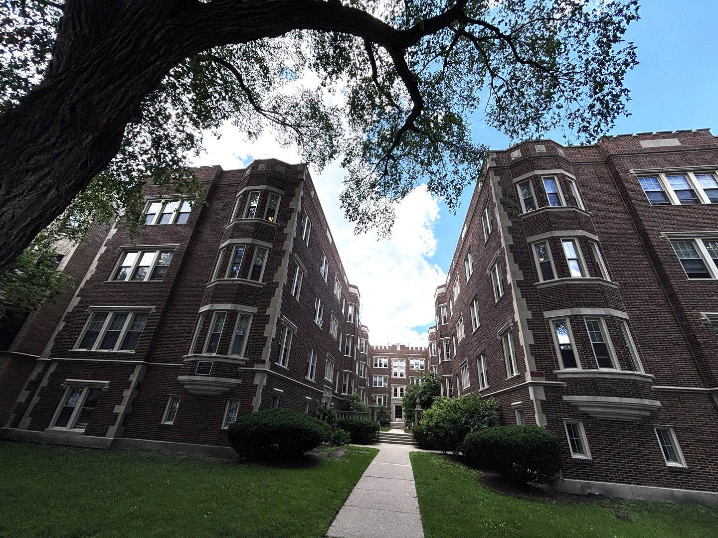Evanston Apartment: 930-936 Judson Ave.
