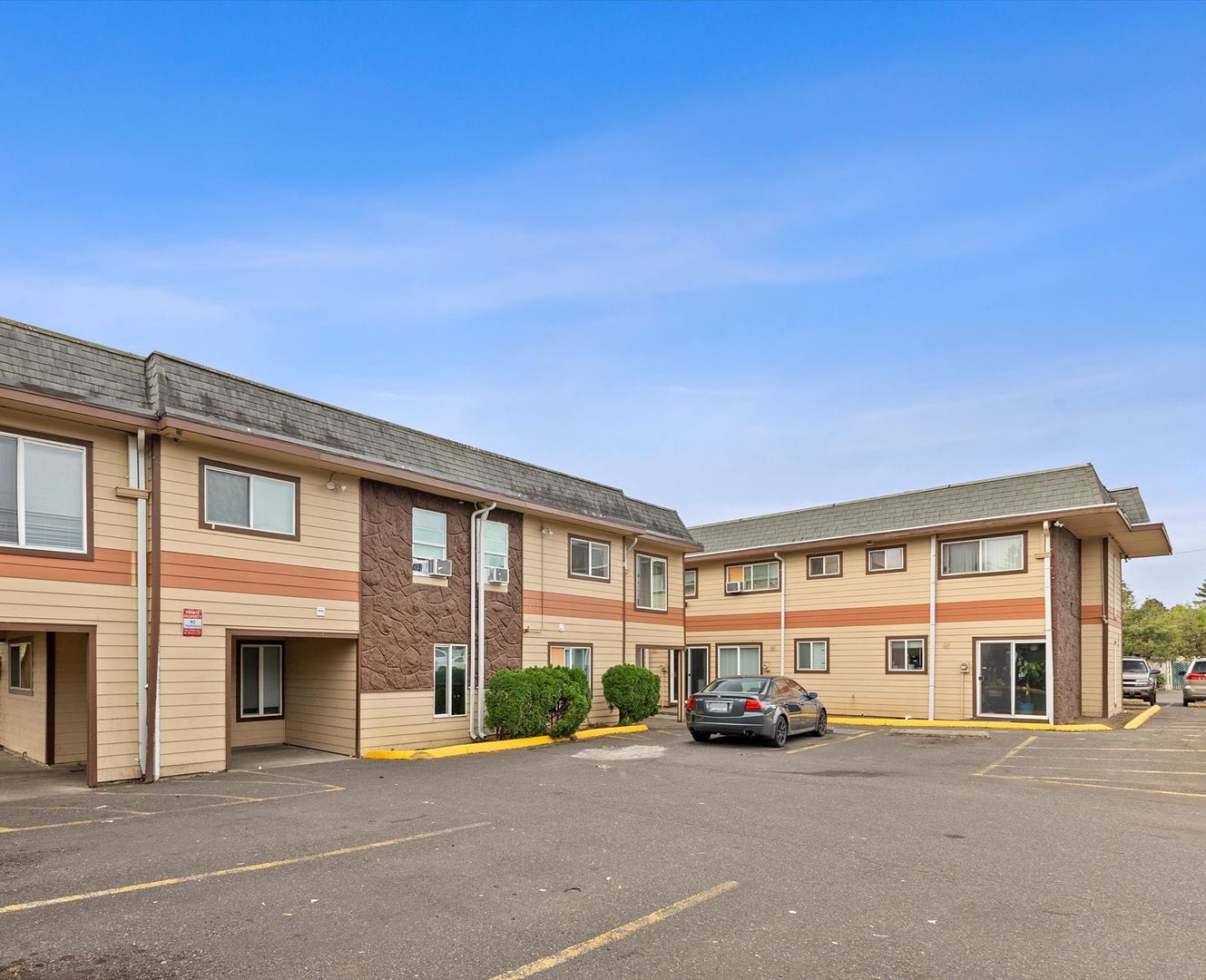 Portland Apartment: 16000 SE Alder St.