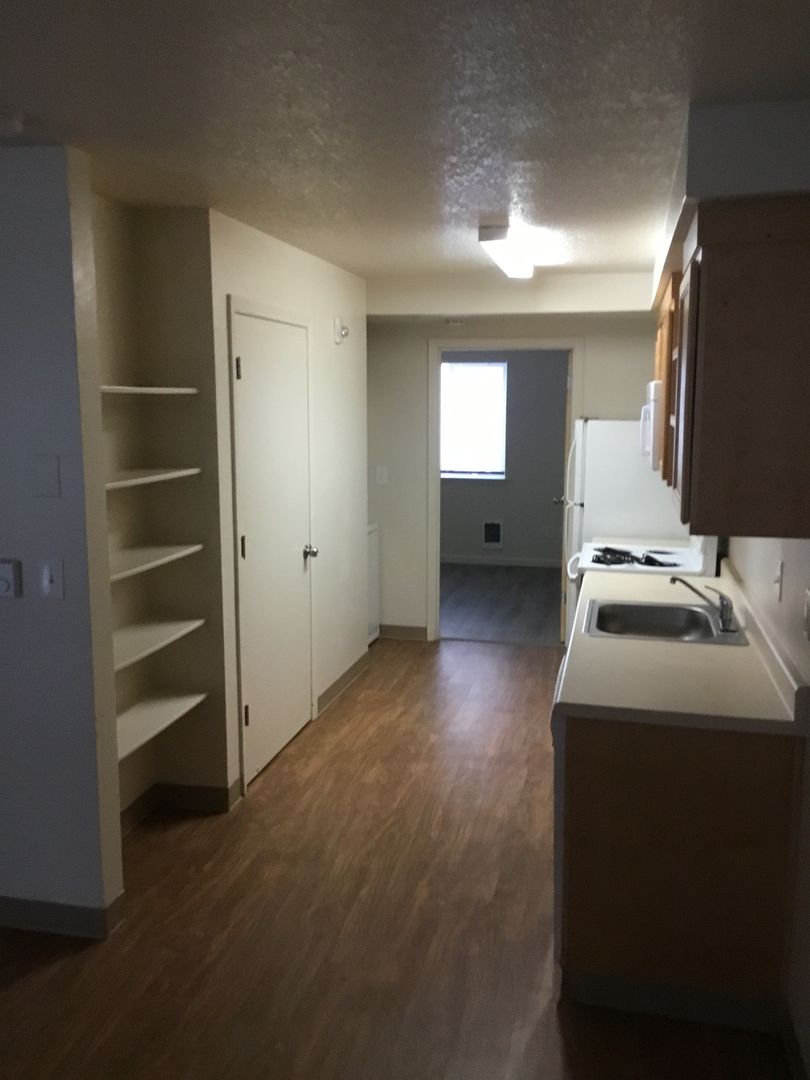 Portland Apartment: 12026 SE Ash St
