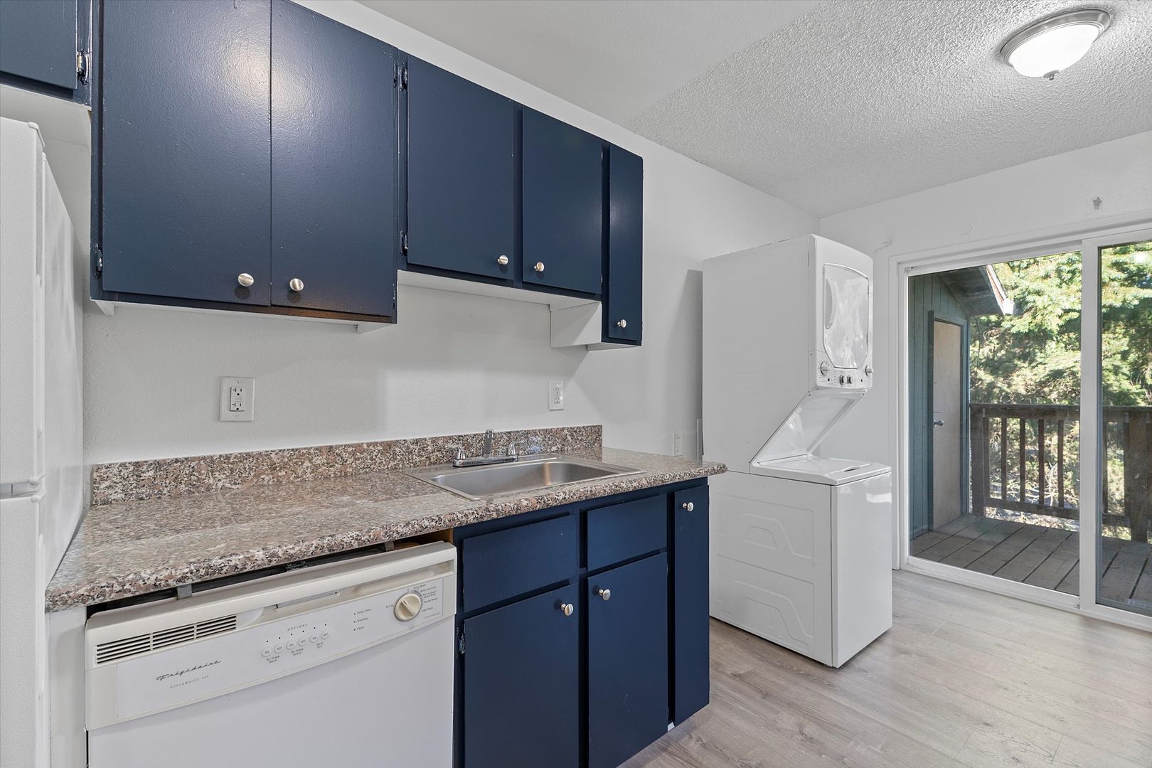 Portland Apartment: 17439 SE Stark St