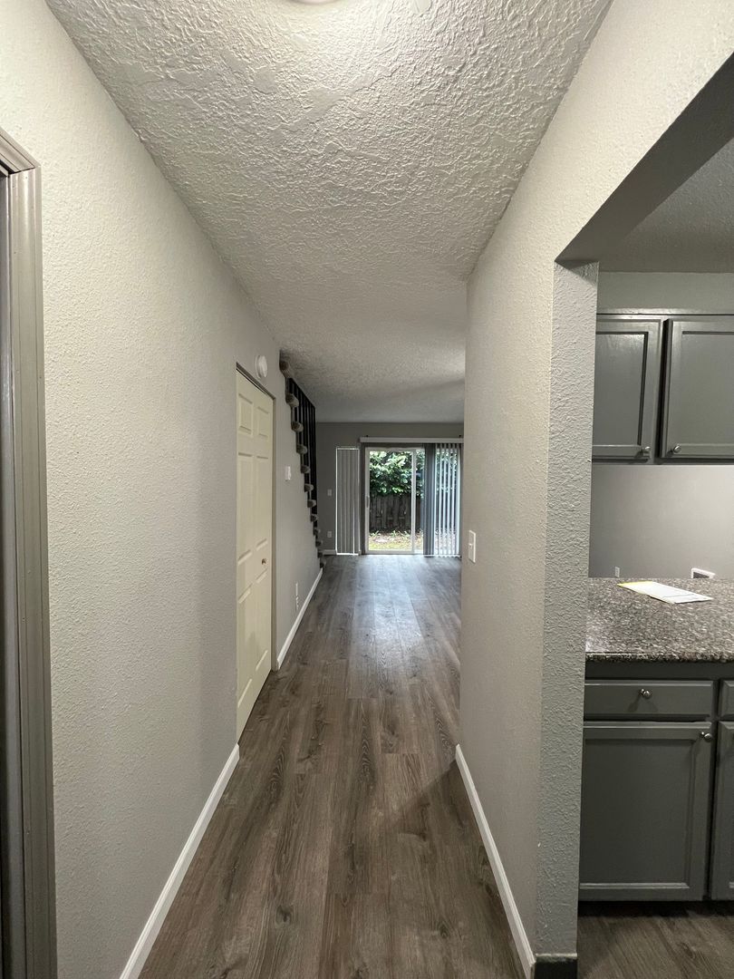 Portland Apartment: 15139 SE Powell