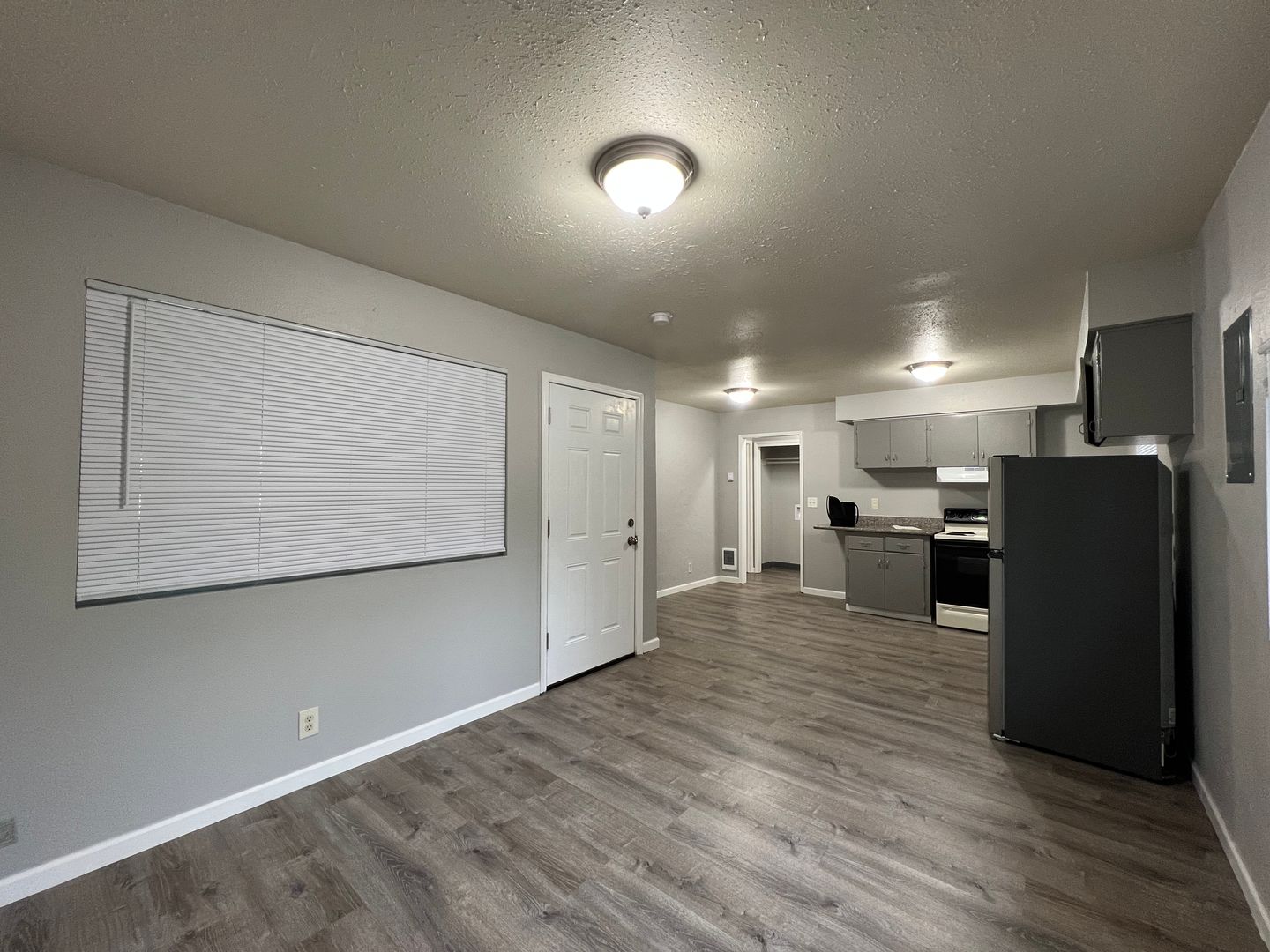 Portland Apartment: 13400 SE Stark
